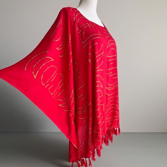 0097/ Bright Red Moon Chase Pattern Poncho - Picture 9 of 10